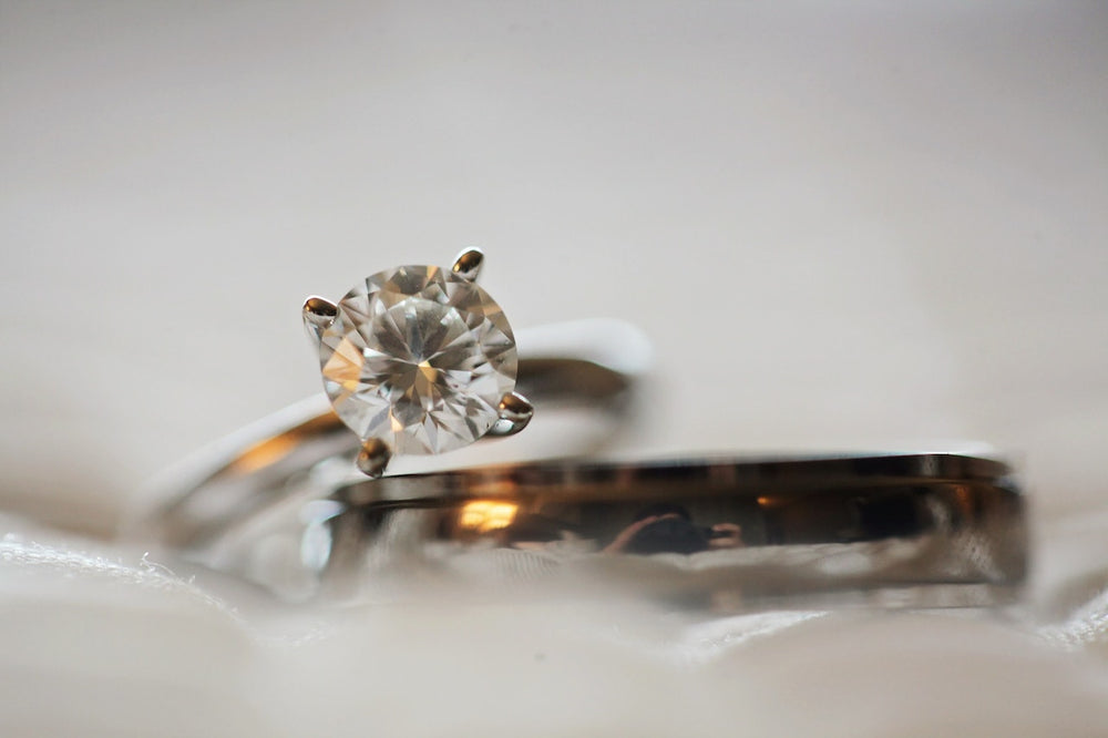 How do you choose the right diamond for your bespoke engagement ring?